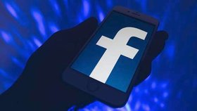 Facebook bojuje proti fakenews