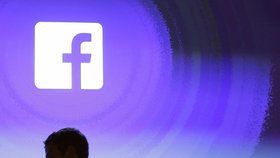 Americká internetová společnost Facebook se rozhodla ukončit spolupráci s podniky, které se zabývají shromažďováním údajů o spotřebitelích a pomáhají inzerentům při zaměřování reklamy na uživatele sociálních sítí.