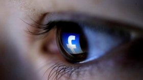 Facebook by mohla začít vyšetřovat i americká Komise pro burzu a cenné papíry