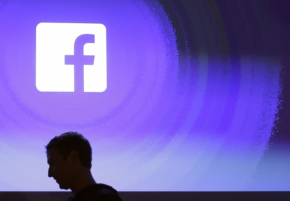 Facebook je s téměř 2 miliardami uživatelů nejoblíbenější sociální sítí světa.