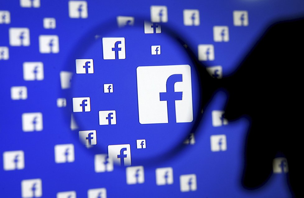 Fack Boot GALERIE: Facebook dostal pokutu za aféru s osobními údaji uživatelů ...