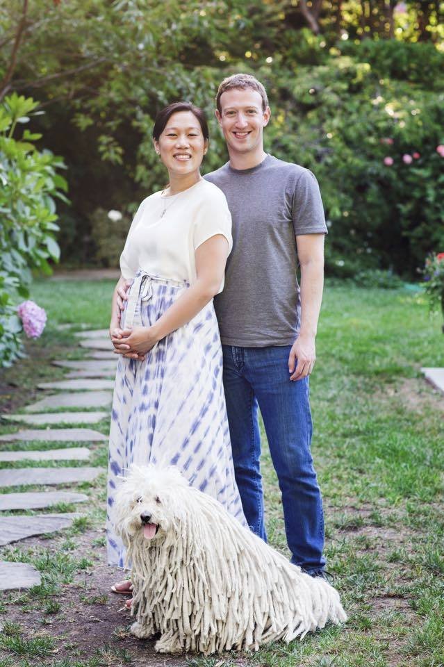 Tuto fotku přidal na Facebook Mark Zuckerberg k oznámení, že s manželkou čekají miminko.