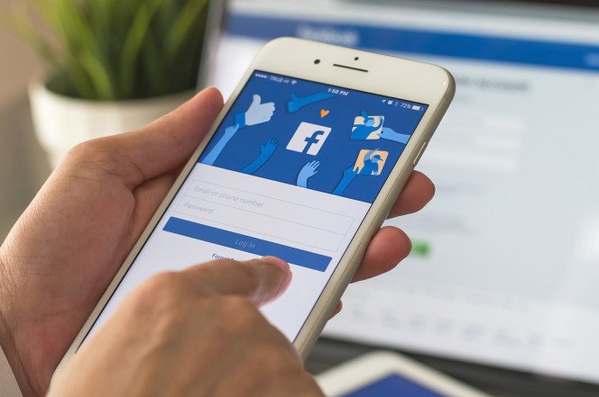 Americká společnost Facebook objevila a opravila bezpečnostní chybu. V ohrožení bylo zhruba 6,8 milionu z celkem více než dvou miliard uživatelů stejnojmenné sociální sítě, včetně těch z Evropské unie.