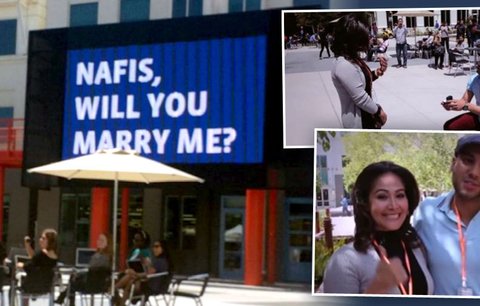 Šťouchli se z nudy na Facebooku: Teď se zasnoubili v centrále sociální sítě!