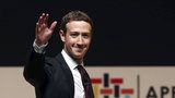 Šéf Facebooku radil lídrům: Připojte lidi k internetu, miliony uniknou chudobě