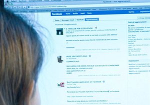 Hysterie na Facebooku: Lidé z Humpolce po sociálních sítích šíří zprávy o vraždě a šíří paniku.
