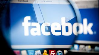 Skandál se zneužitím dat umazal z hodnoty Facebooku téměř bilion
