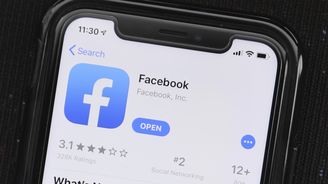 Aplikace Facebooku dokáže sledovat aktivitu uživatele. Sbírá důležité informace