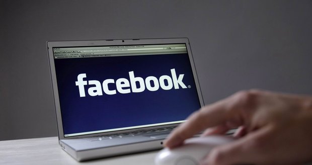 Rakouský student odhalil praktiky sociální sítě Facebook