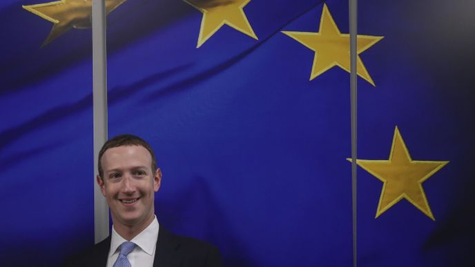 Facebook, nově Meta, se chystá zaměstnat 10 tisíc Evropanů pro práci na metaversu.