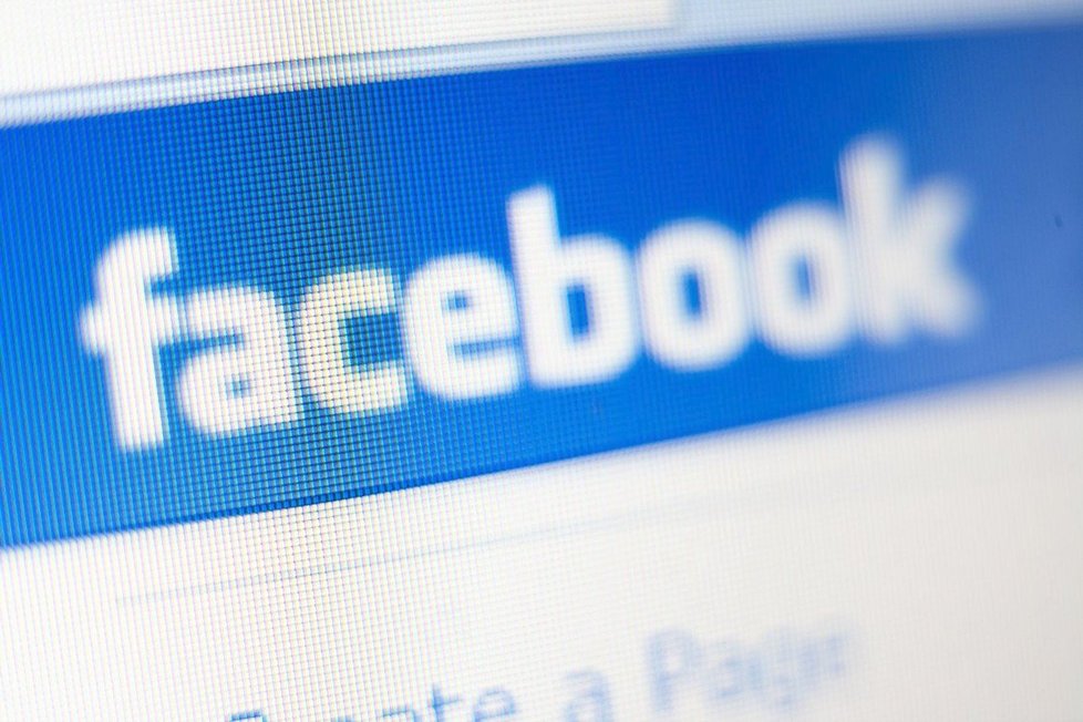 Fack Boot GALERIE: Facebook dostal pokutu za aféru s osobními údaji uživatelů ...