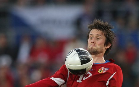 Čeští fotbalisté dostali v Norsku nafackováno tak, jako Tomáš Rosický od balonu.