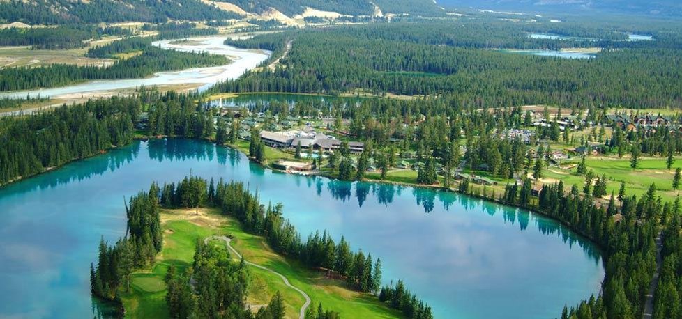 Resort Fairmont Jasper National Park v Kanadě