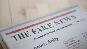 Fake news jsou velký problém, který se s přibývajícími technologiemi zhoršuje.