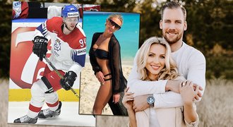 Hokejista Faksa se svou sexy láskou Dominikou: Velký životní milník!