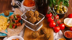 Falafel – z čeho se skládá?