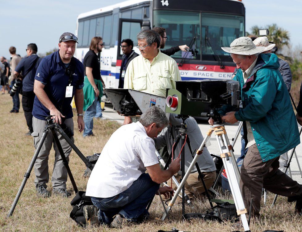 V úterý 6.2. 2018 proběhl test nejtěžší rakety světa Falcon Heavy od společnosti SpaceX.