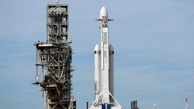 V úterý 6. 2. 2018 proběhl test nejtěžší rakety světa Falcon Heavy od společnosti SpaceX.