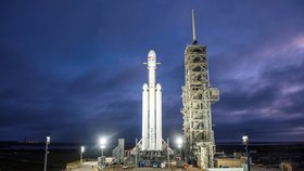 V úterý 6. 2. 2018 proběhl test nejtěžší rakety světa Falcon Heavy od společnosti SpaceX.