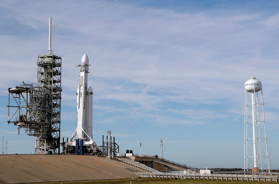 V úterý 6.2 2018 proběhl test nejtěžší rakety světa Falcon Heavy od společnosti SpaceX