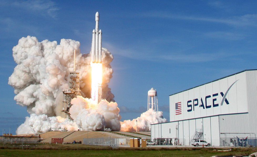 Testovací let rakety Falcon Heavy (únor 2018)