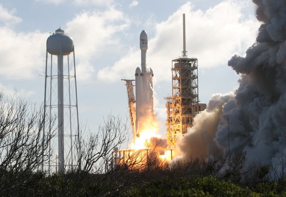 Start rakety Falcon Heavy