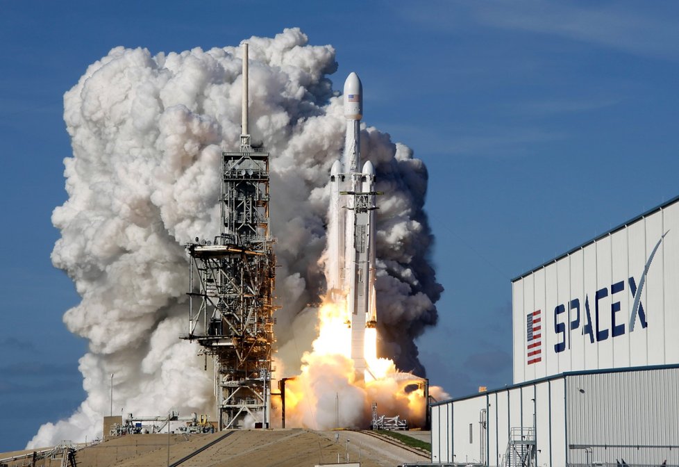 Start rakety Falcon Heavy