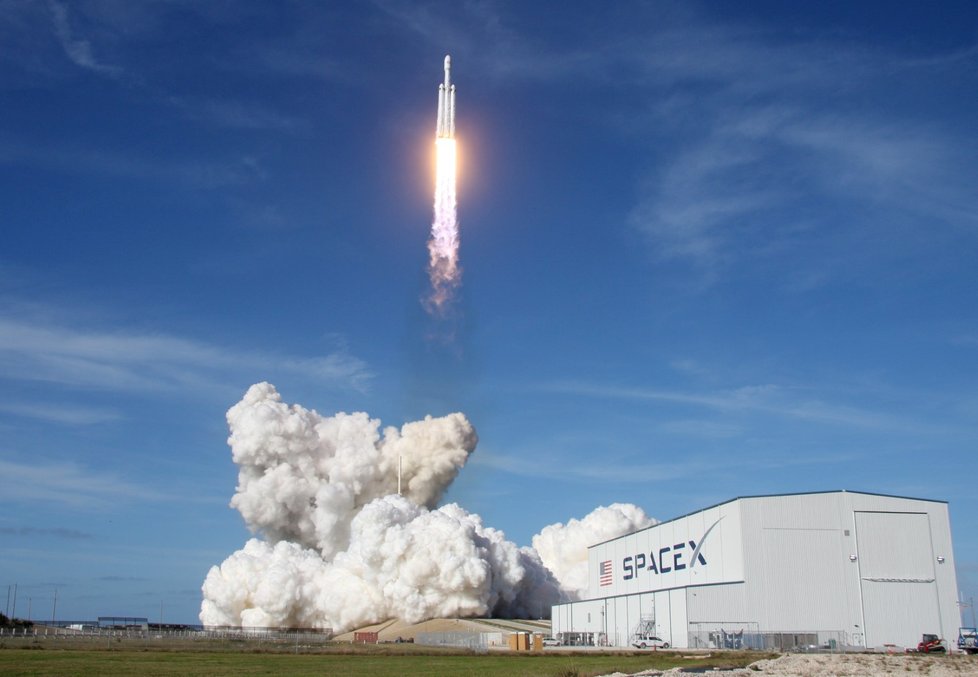 Testovací let rakety Falcon Heavy (únor 2018)