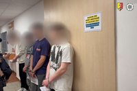 Falešný bankéř s policistou měli komplice: Všichni 4 skončili ve vazbě. Z obětí vylákali 10 milionů!