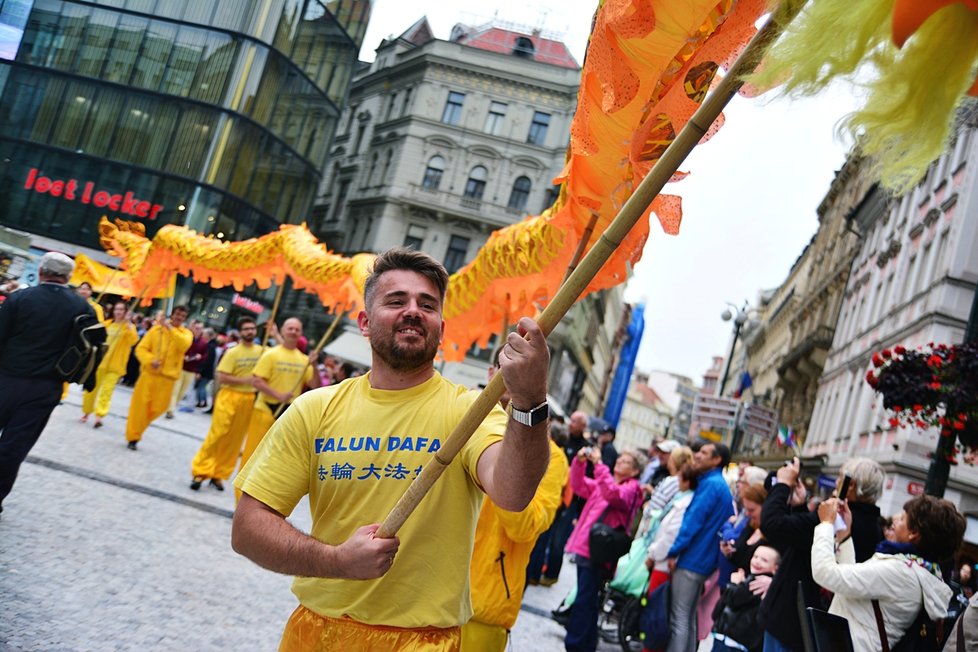 Pochod proti Falun Gongu v Číně