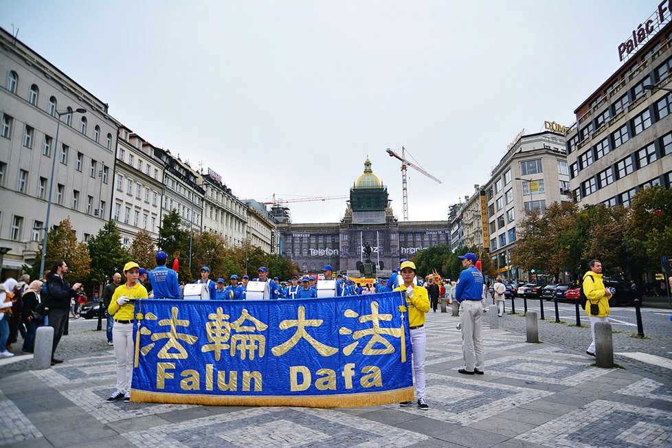 Pronásledování Falun Gongu ubližuje morálce a svědomí celého lidstva.