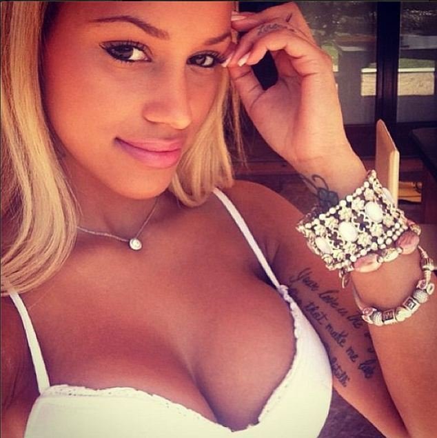 Fanny Neguesha (Mario Balotelli)