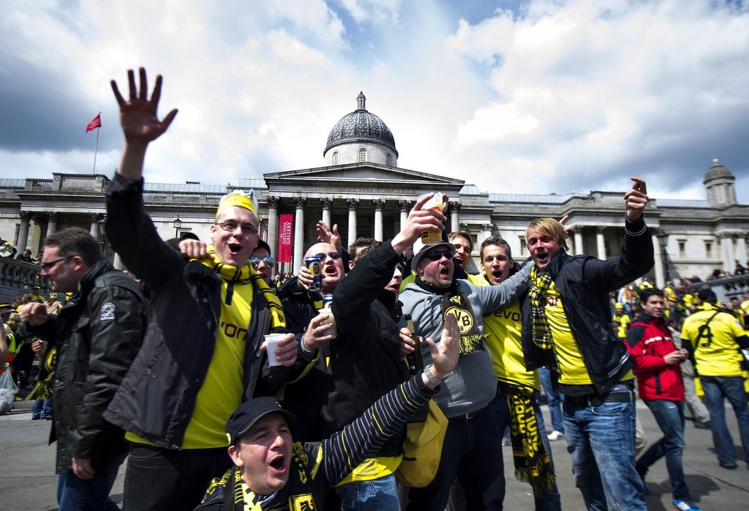 Fanoušci Borussie Dortmund v centru Londýna.