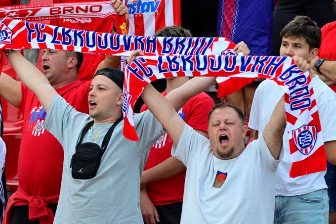 ONLINE: Zbrojovka - Hradec 1:0. Domácí vedou, Vašulín se trefil proti bývalému klubu ONLINE: Zbrojovka - Hradec 1:0. Domácí vedou, Vašulín se trefil proti bývalému klubu