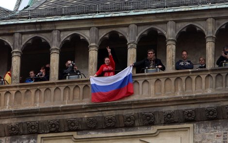 Ruská vlajka popudila tisícovky českých fanoušků.