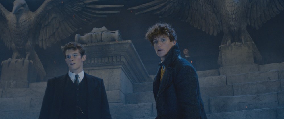 Mlok se ve Fantastických zvířatech potká s Brumbálem z příběhů s Harrym Potterem