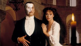 Ve Fantomovi si zahráli i slavní Michael Crawford a Sarah Brightman.