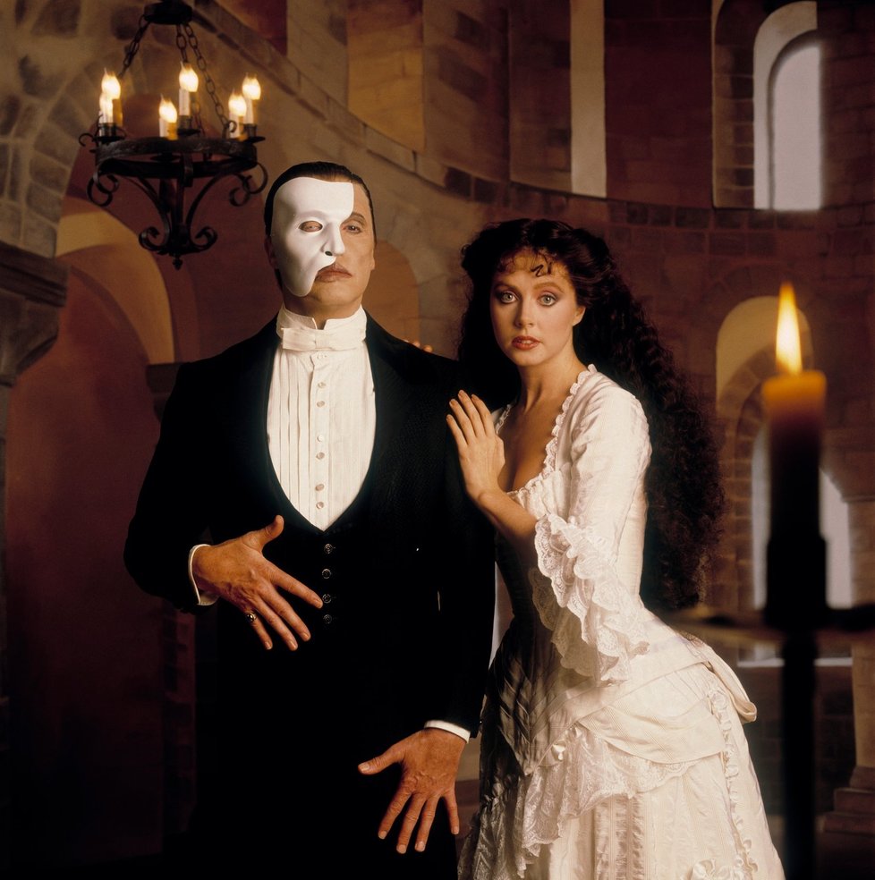 Ve Fantomovi si zahráli i slavní Michael Crawford a Sarah Brightman.