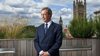 Europoslanci, styďte se! Známý kritik EU Nigel Farage svou skvělou řečí uzemnil Štrasburk