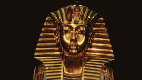 Opravu masky Tutanchamona v Egyptě pořádně zfušovali.