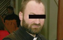 Farář Erik (52) podle policie znásilnil ženu (37) a navíc... Osahával školačku (13)