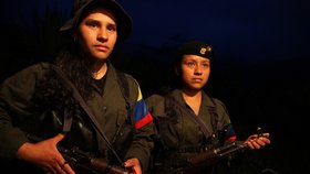 Půvabné žoldnéřky z FARC zachraňují Kaddáfího režim