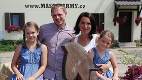 Jan Bošina s rodinou na jejich Ekofarmě Bošina (4.místo)
