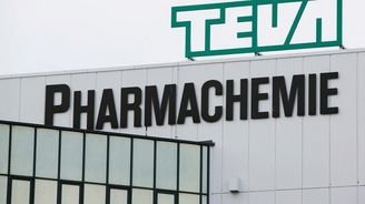 Zadlužený farmaceutický koncern Teva propustí až deset tisíc zaměstnanců