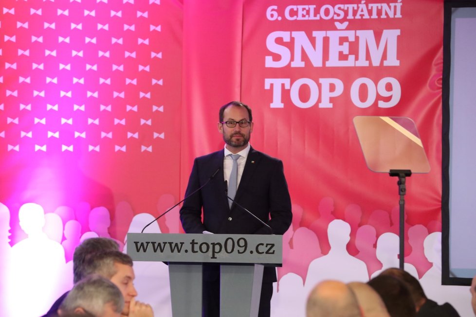 Jan Farský si pochvaloval spolupráci s TOP 09, i přesto, že se s hnutím STAN strana na čas rozešla (23. 11. 2019)