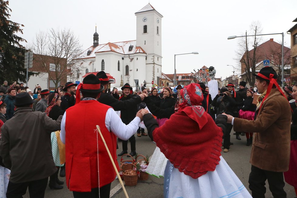 Brněnská část Líšeň v roce 2018 v masopustním veselí.