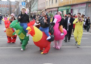 Fašanku ve Veselí nad Moravou přálo příjemné jarní počasí, teploměr ukazoval 14 °C.