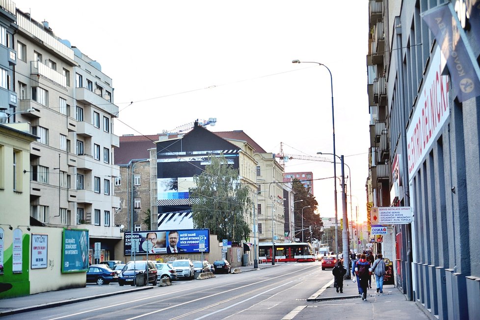 Poslední Fashion Deala byla tentokrát v Holešovicích - v industriálním prostoru Továrny.