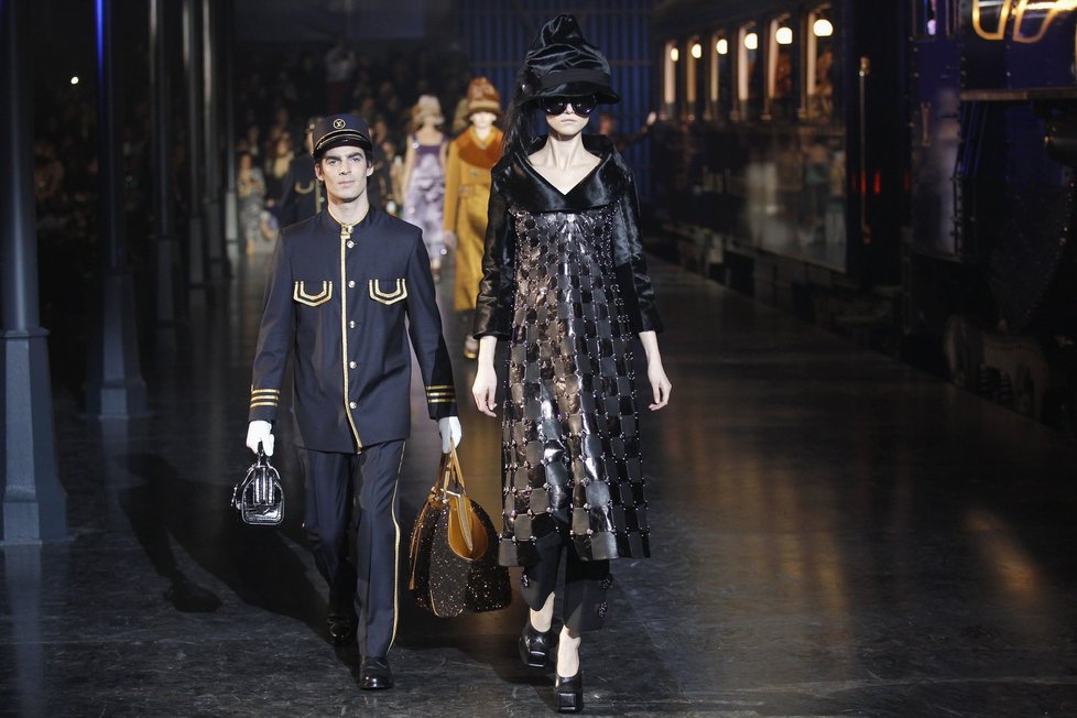 Marc Jacobs představil zimní kolekci pro Louis Vuitton představil fashion weeku v Paříži