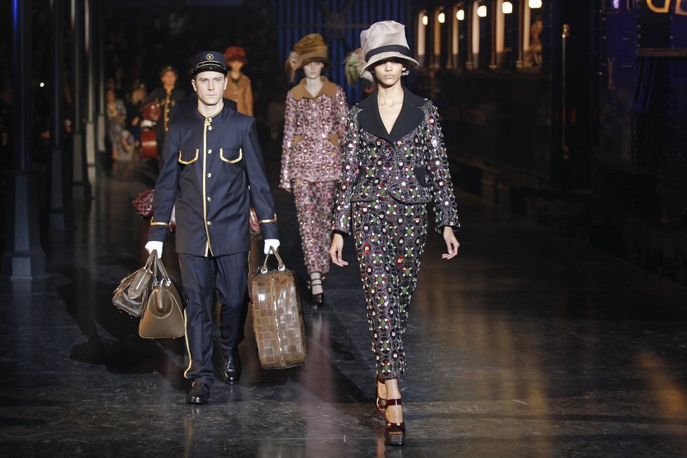 Marc Jacobs představil zimní kolekci pro Louis Vuitton představil fashion weeku v Paříži